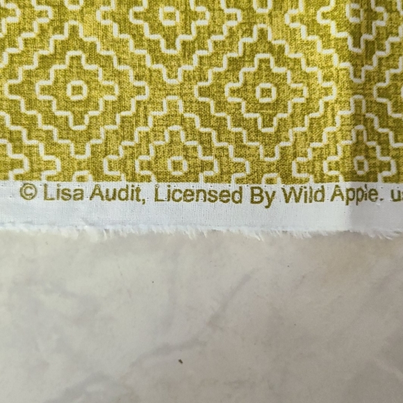 2 Pieces Lisa Audit Fabric 44"x45", 36"x44.5" - Picture 7 of 16